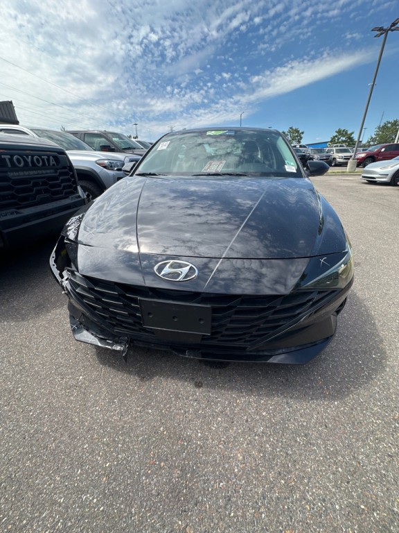 2021 Hyundai Elantra Image 2