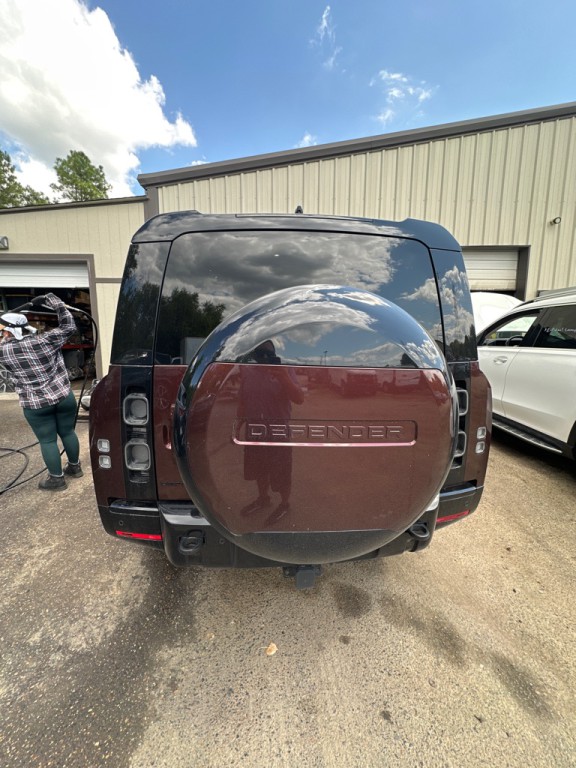 2024 Land Rover Defender Image 5