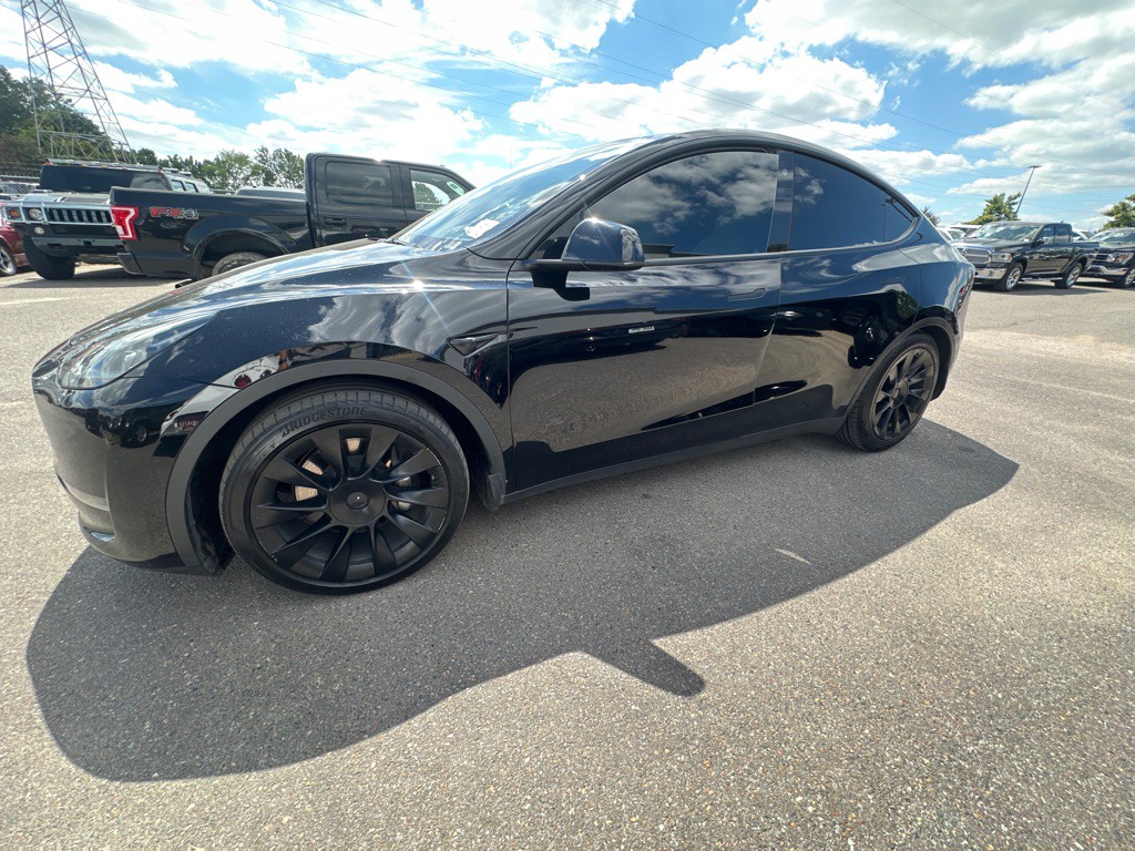 2023 Tesla Model Y Image 1
