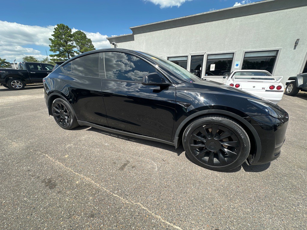 2023 Tesla Model Y Image 3
