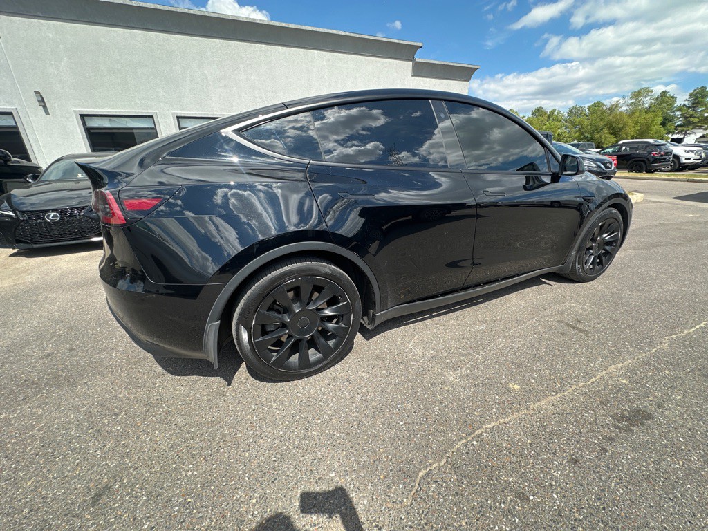2023 Tesla Model Y Image 4