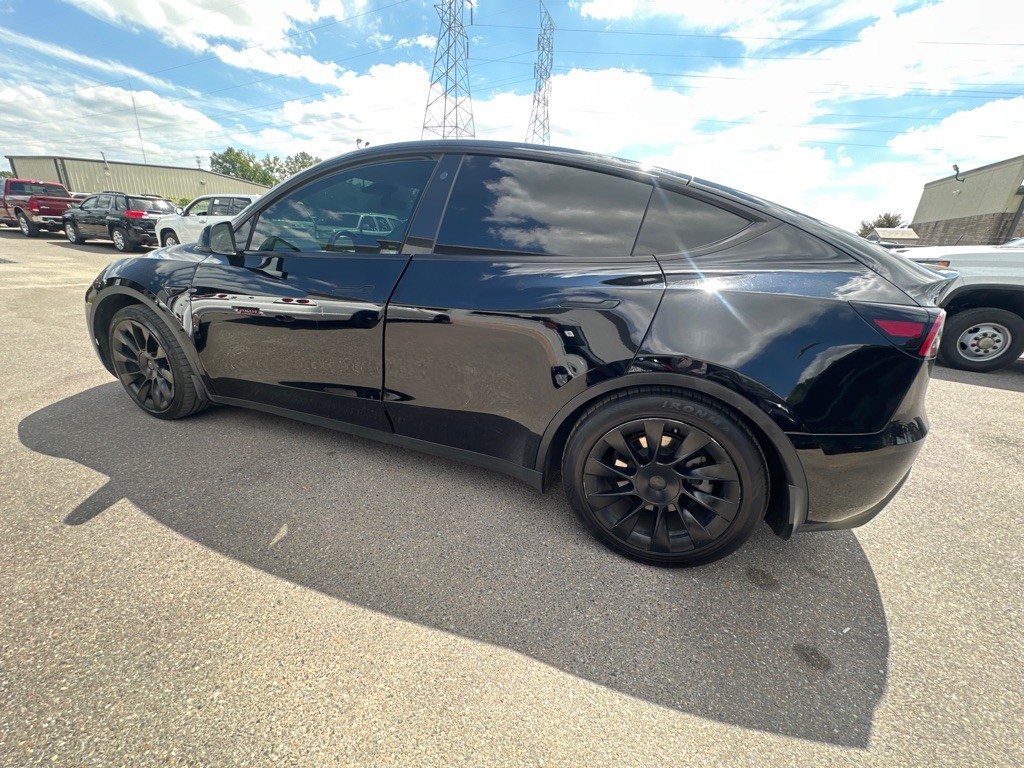 2023 Tesla Model Y Image 6
