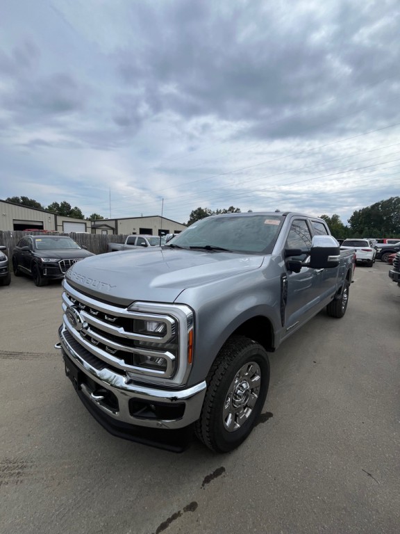 2023 Ford F-350 Image 2