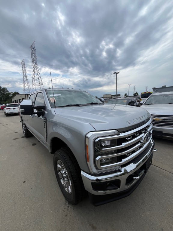 2023 Ford F-350 Image 4