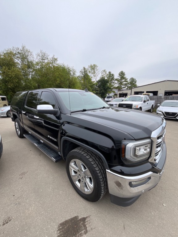 2017 GMC Sierra Image 2