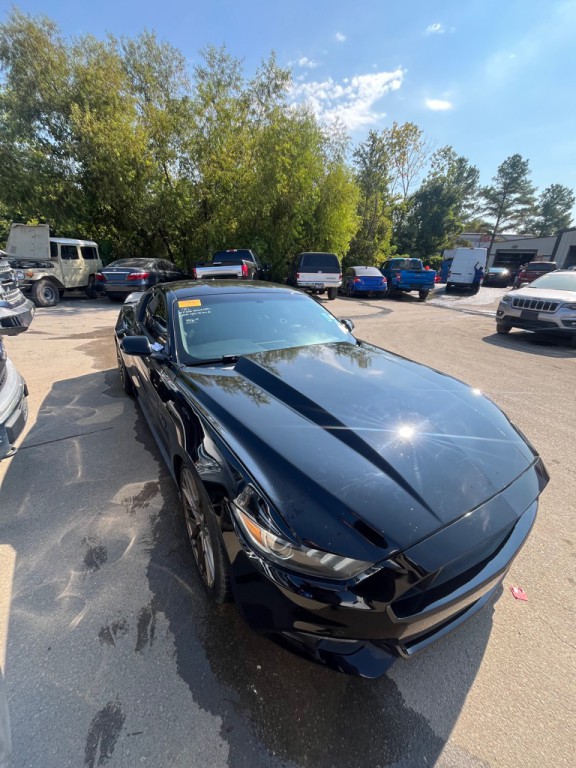 2017 Ford Mustang Image 2