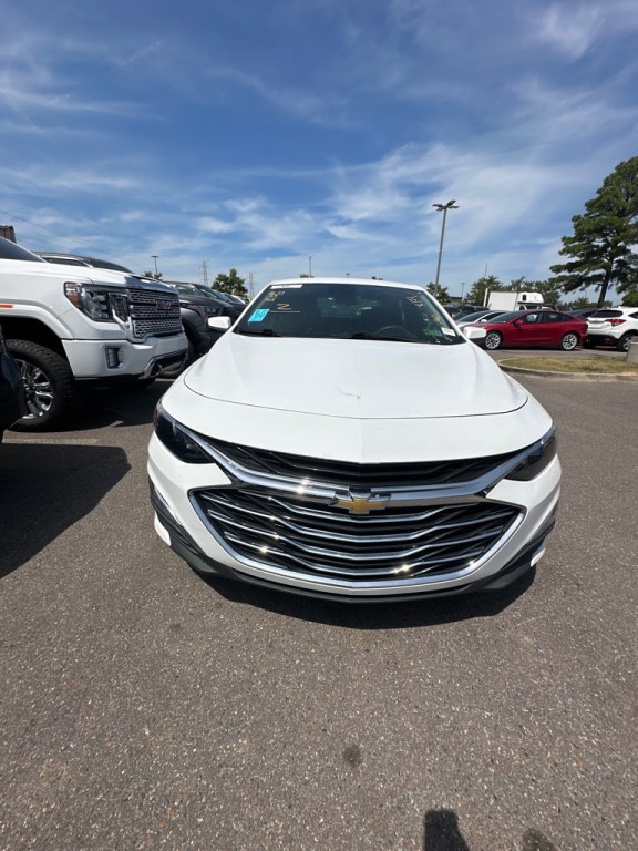 2023 Chevrolet Malibu Image 2
