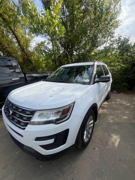 2017 Ford Explorer Image 1