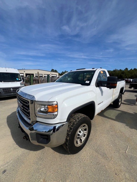 2015 GMC Sierra Image 1