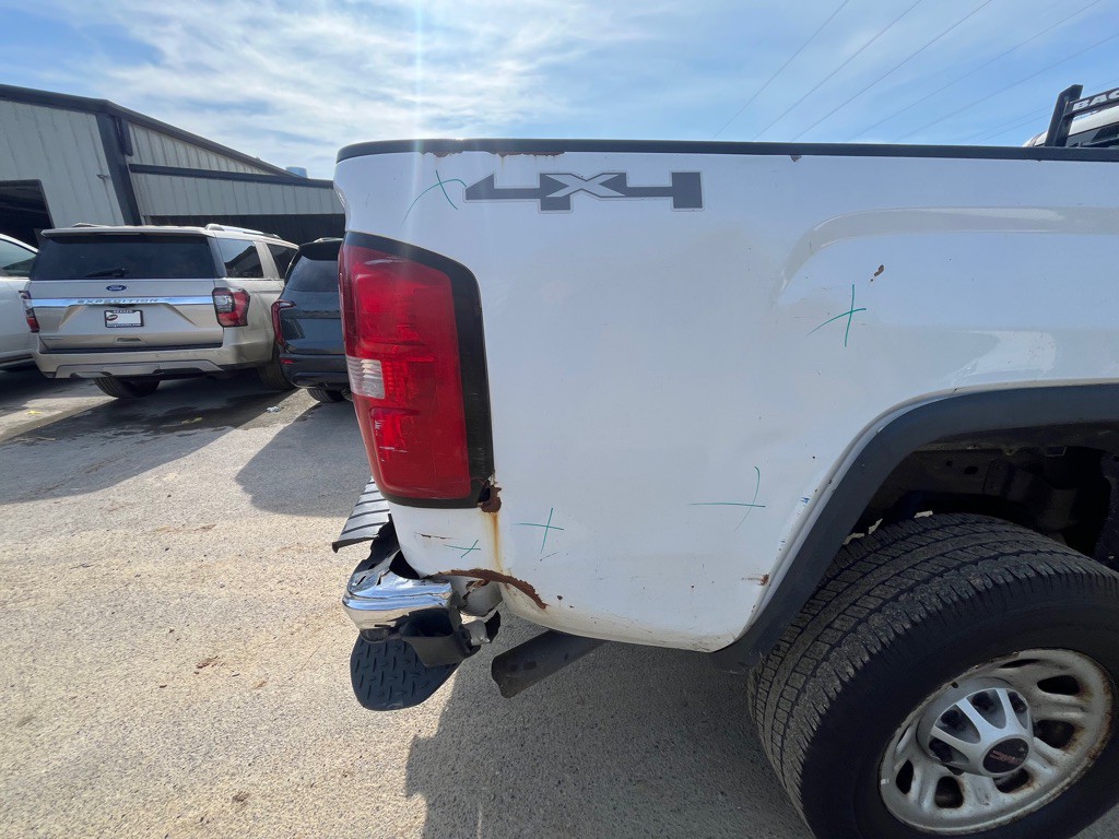2015 GMC Sierra Image 8