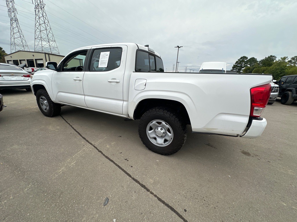 2017 Toyota Tacoma Image 6