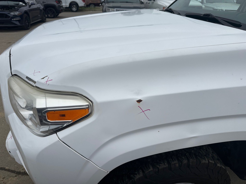 2017 Toyota Tacoma Image 10