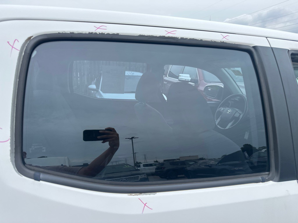 2017 Toyota Tacoma Image 13