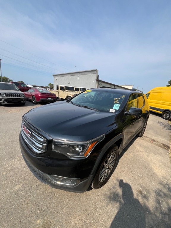 2017 GMC Acadia Image 2