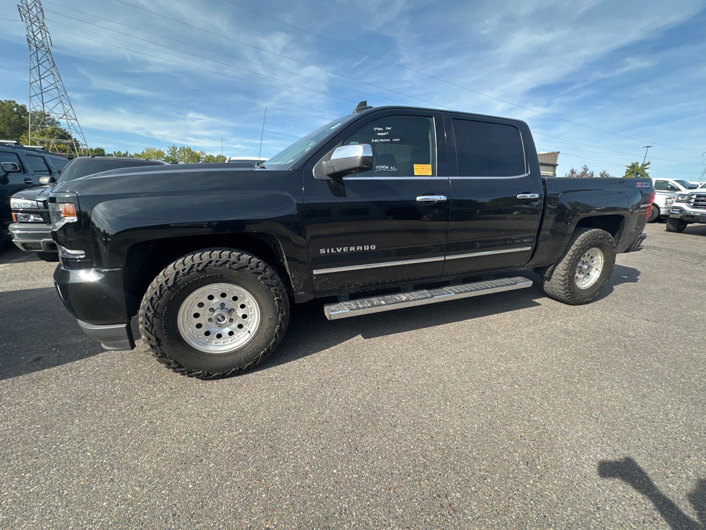 2017 Chevrolet Silverado 1500 Image 1