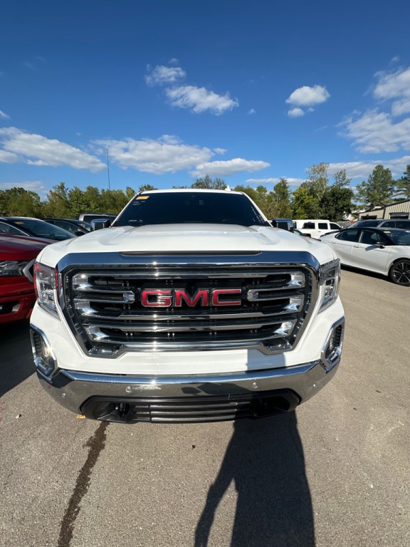 2019 GMC Sierra Image 2