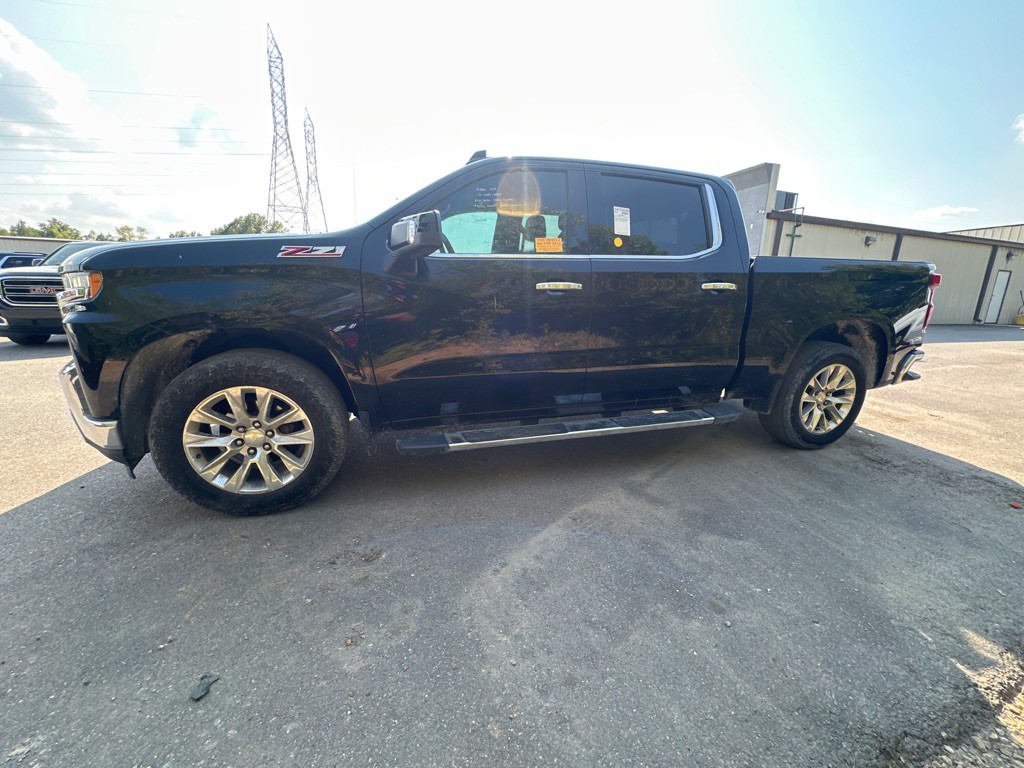 2019 Chevrolet Silverado 1500 Image 1