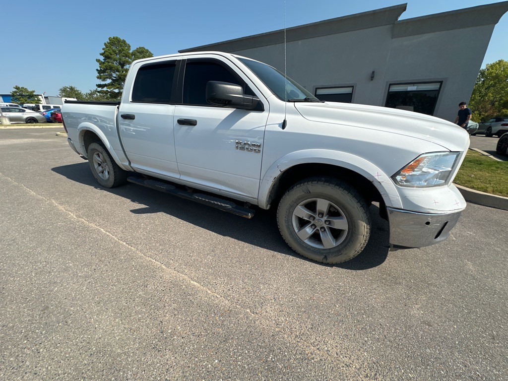 2016 RAM 1500 Image 3