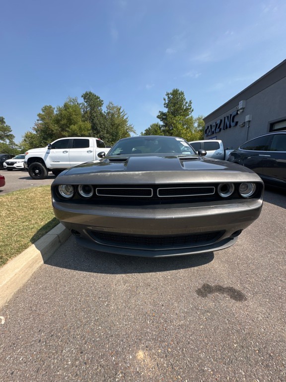 2017 Dodge Challenger Image 2