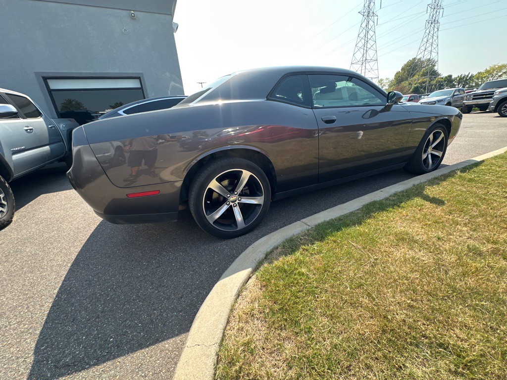 2017 Dodge Challenger Image 4