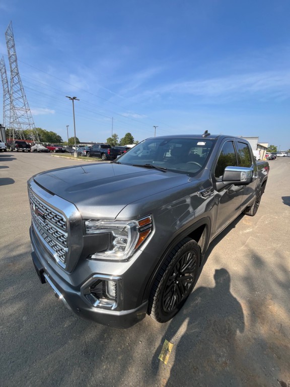 2022 GMC Sierra Image 2