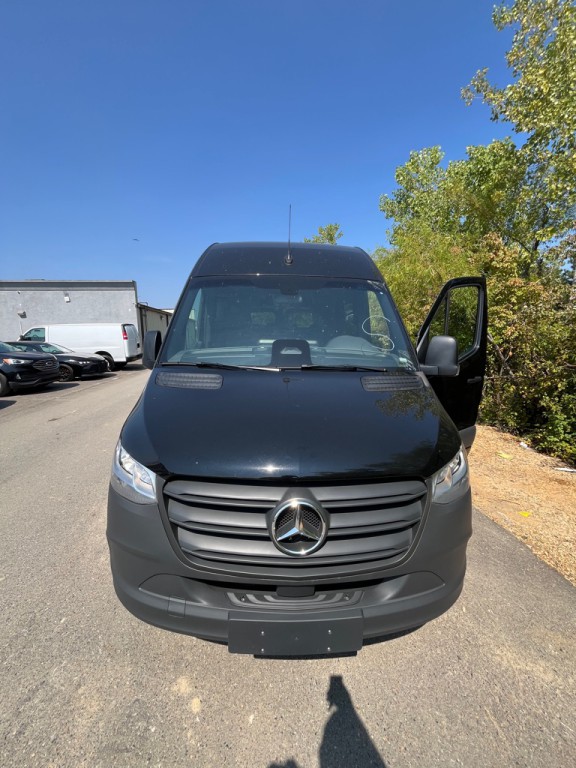 2025 Mercedes-Benz Sprinter Image 3
