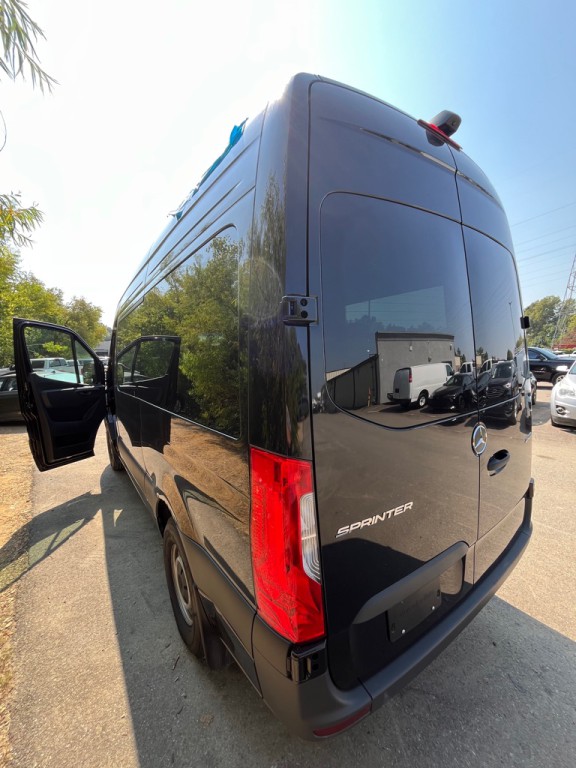 2025 Mercedes-Benz Sprinter Image 5
