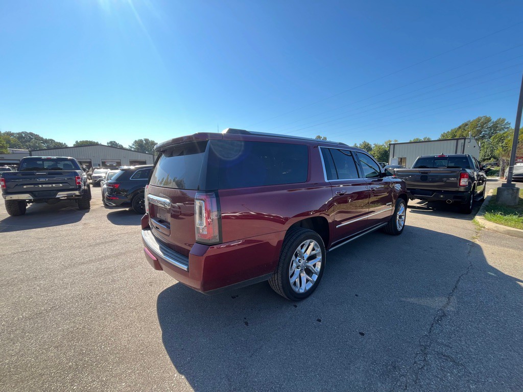 2017 GMC Yukon Image 3