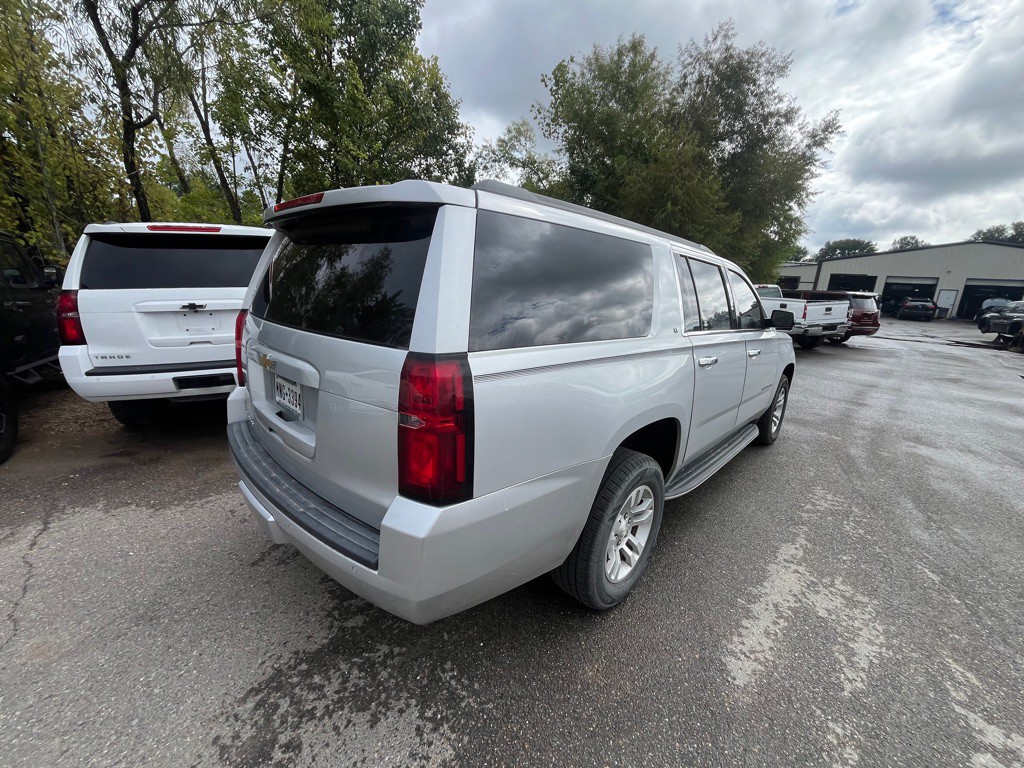 2019 Chevrolet Suburban Image 6