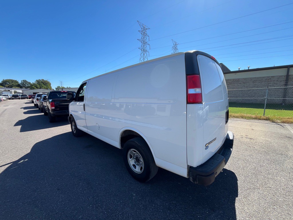 2021 Chevrolet Express Image 3