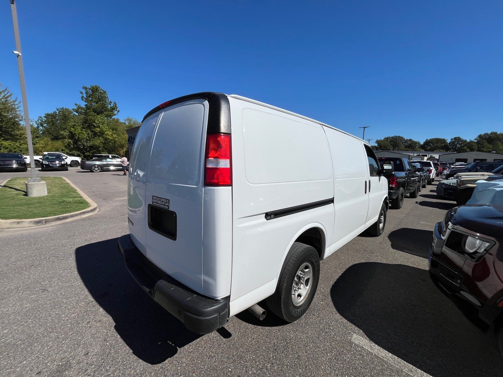 2021 Chevrolet Express Image 7