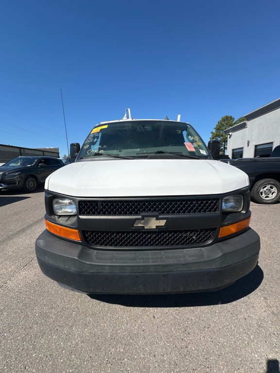 2017 Chevrolet Express Image 2