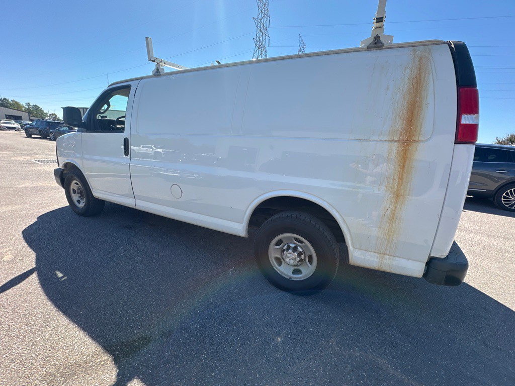 2017 Chevrolet Express Image 6