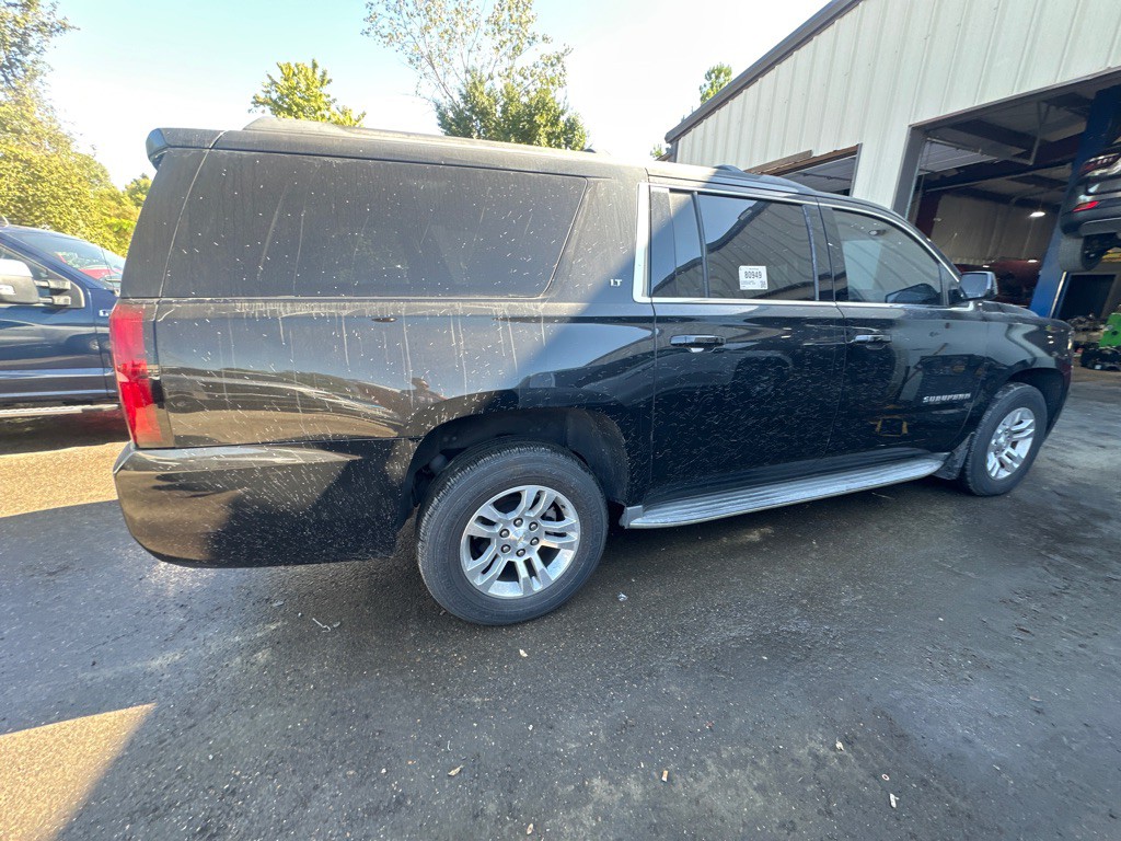 2017 Chevrolet Suburban Image 4