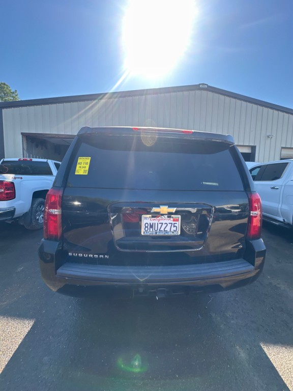 2017 Chevrolet Suburban Image 5