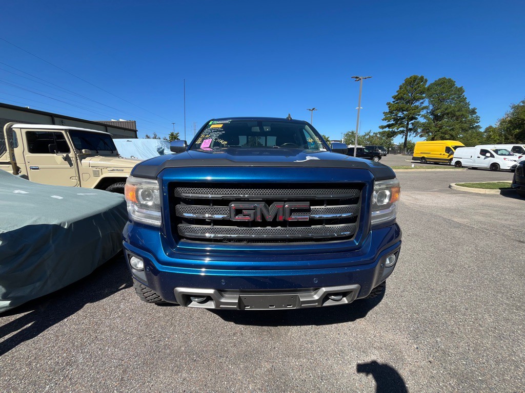 2015 GMC Sierra Image 2
