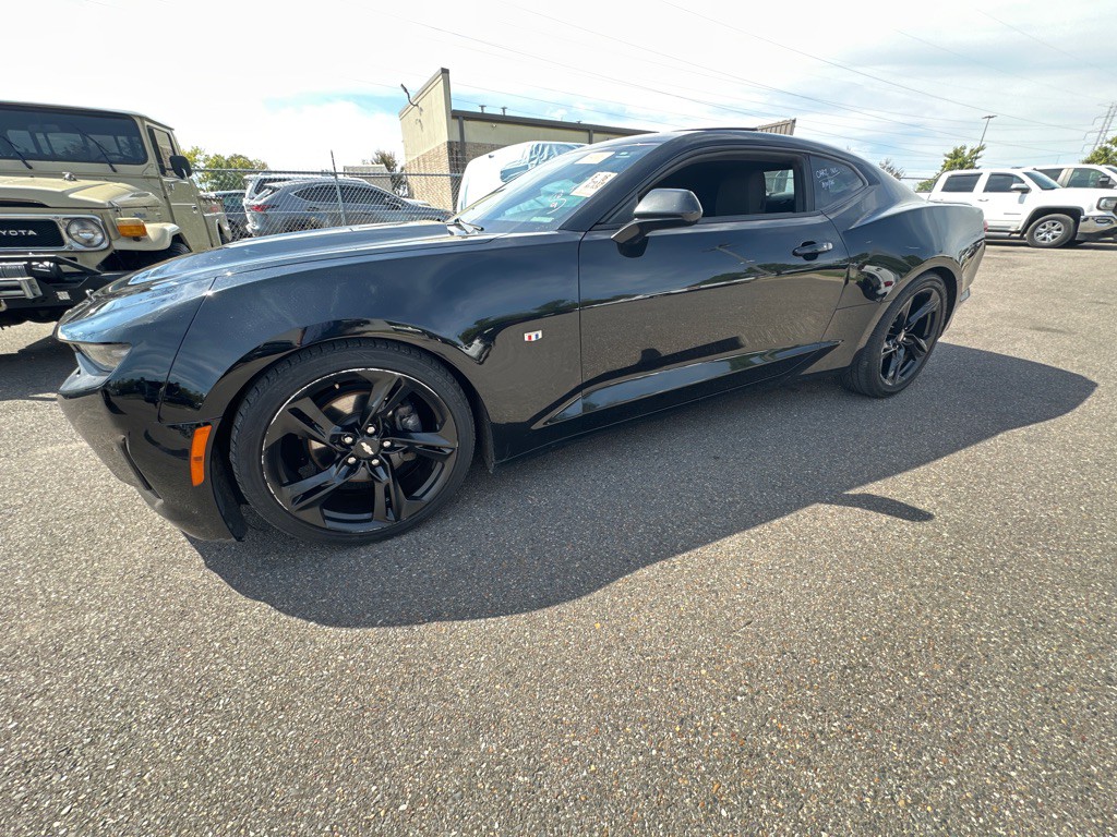 2019 Chevrolet Camaro Image 1