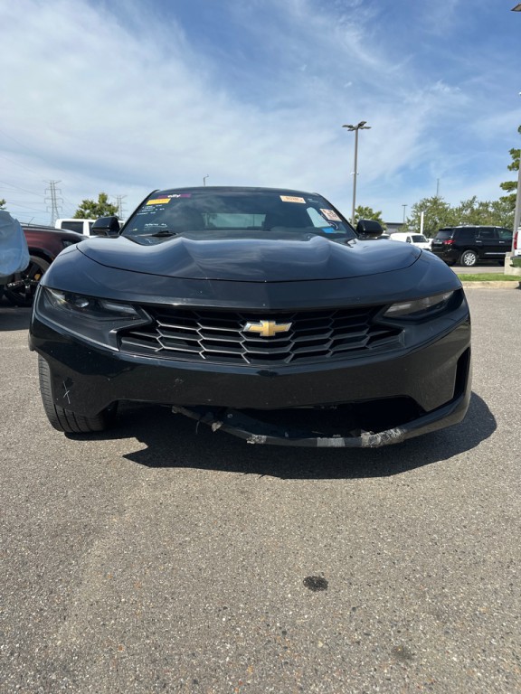 2019 Chevrolet Camaro Image 2