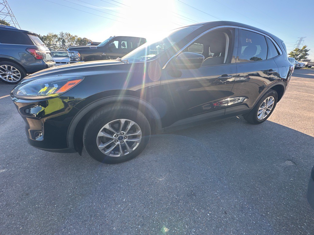 2021 Ford Escape Image 1