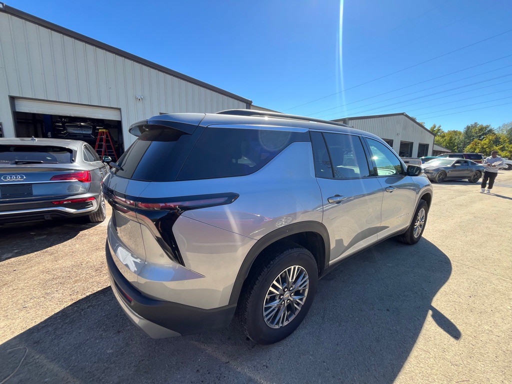 2025 Chevrolet Traverse Image 3