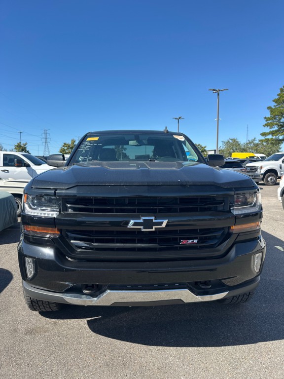 2017 Chevrolet Silverado 1500 Image 2