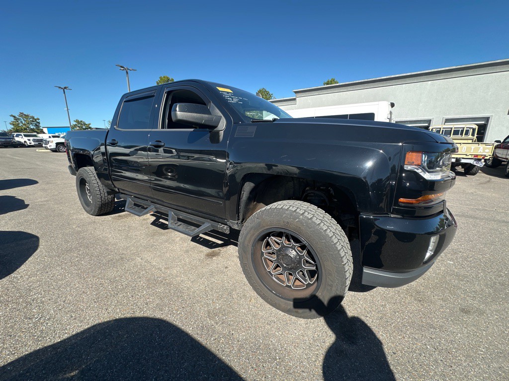 2017 Chevrolet Silverado 1500 Image 3
