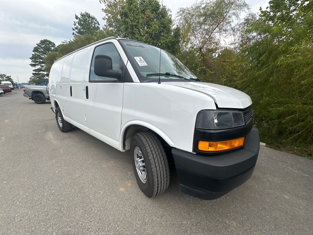 2021 Chevrolet Express Image 3