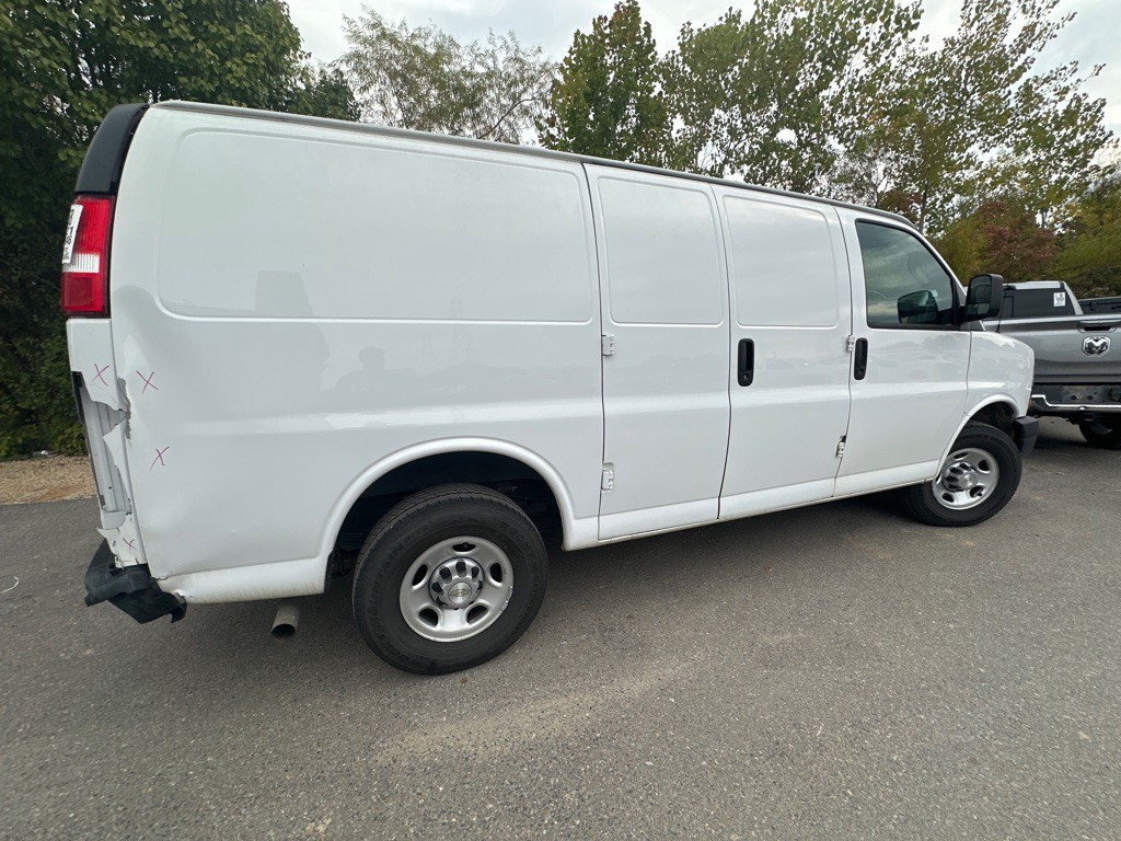 2021 Chevrolet Express Image 4