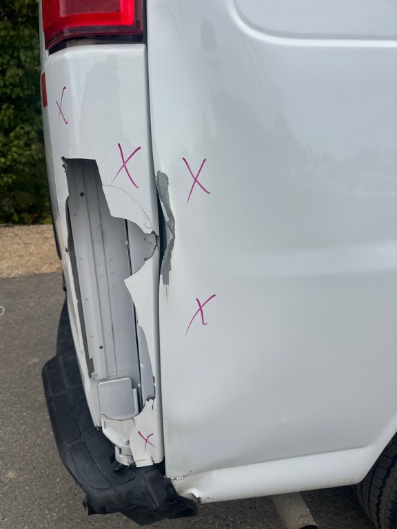 2021 Chevrolet Express Image 8