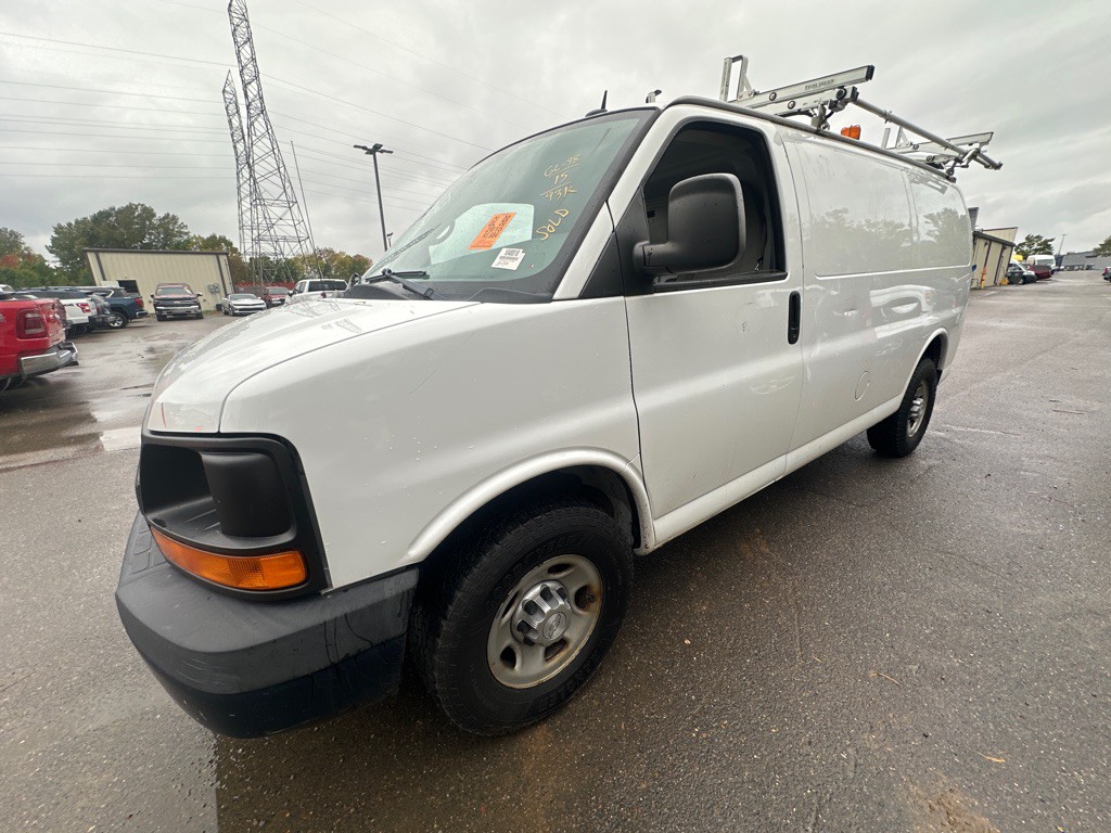 2015 Chevrolet Express Image 1