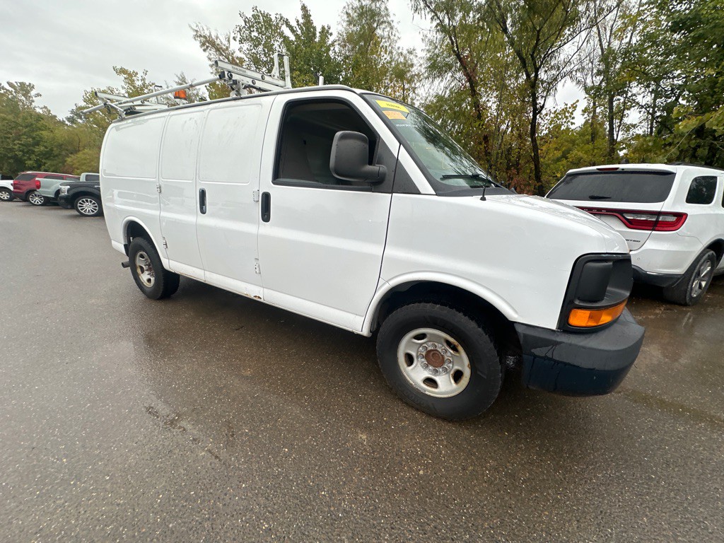 2015 Chevrolet Express Image 3