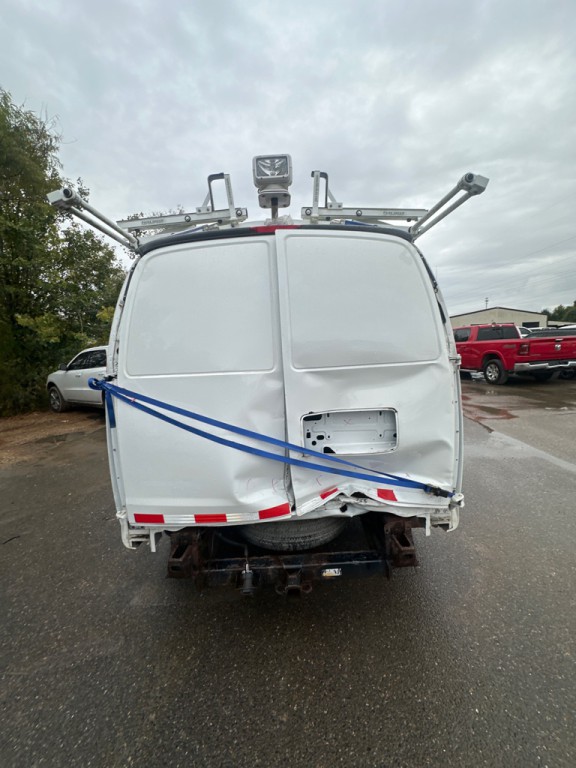 2015 Chevrolet Express Image 5