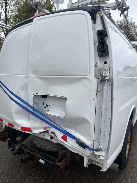 2015 Chevrolet Express Image 11