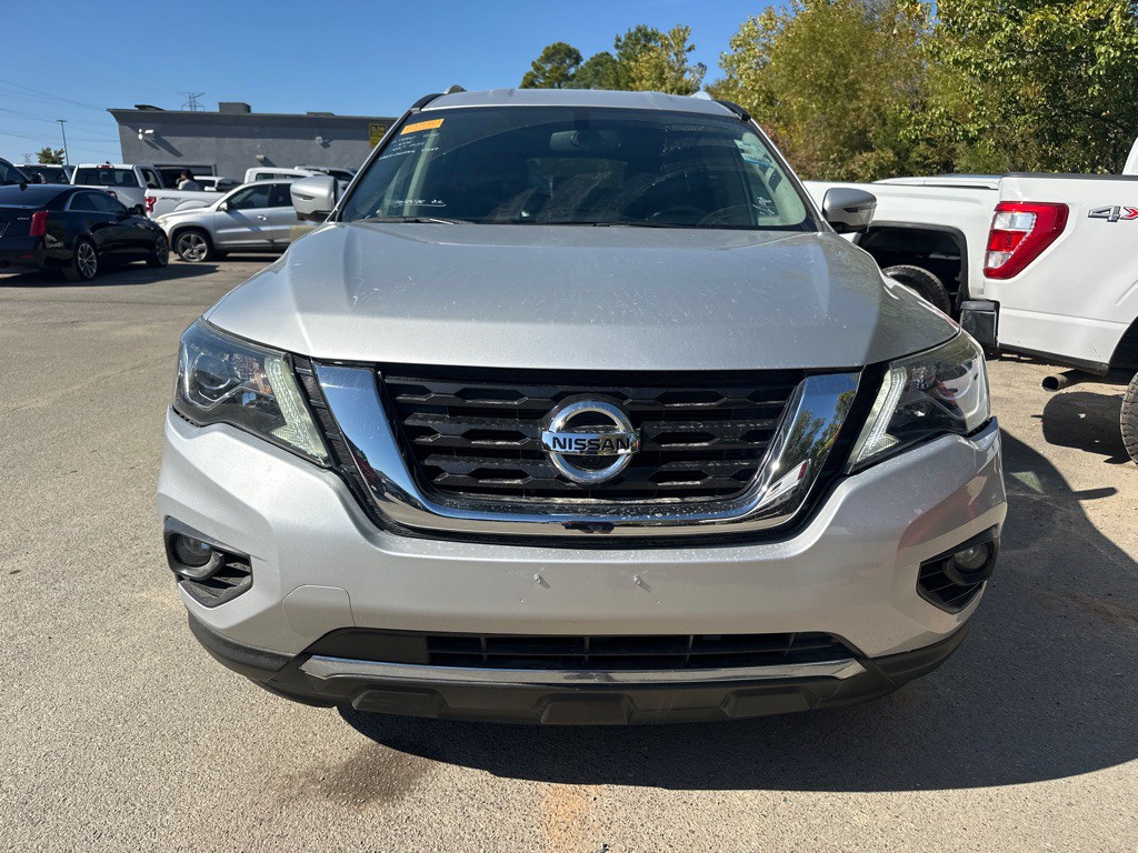 2020 Nissan Pathfinder Image 2